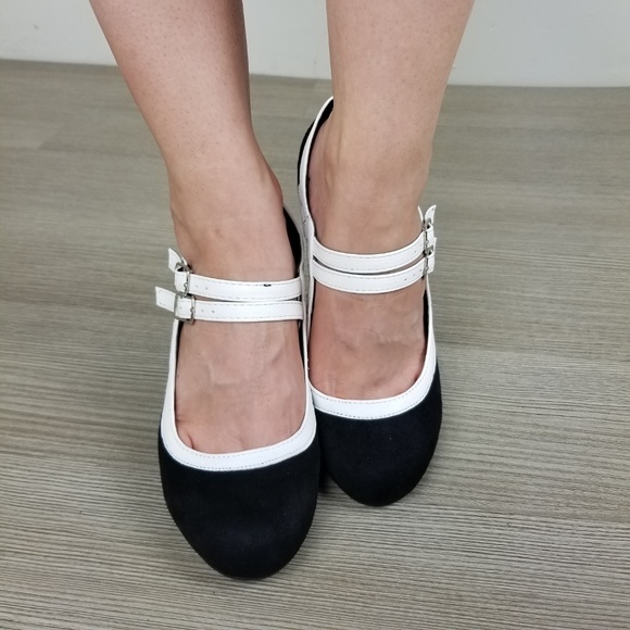Vegan Suede Double Buckle Retro Pump - Picture 3 of 8
